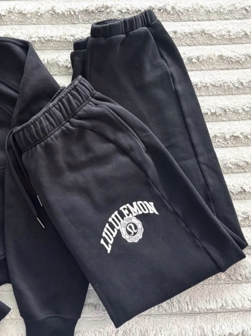lululemon athletica women’s Black Logo Sweatpants